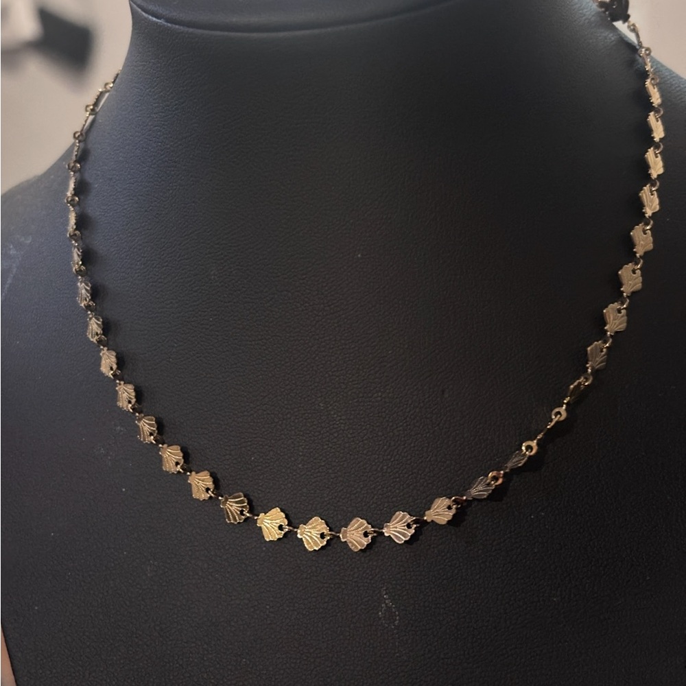 Oshena 18K PVD gold shell necklace 16” 3” extender New‎ waterproof tarnish proof